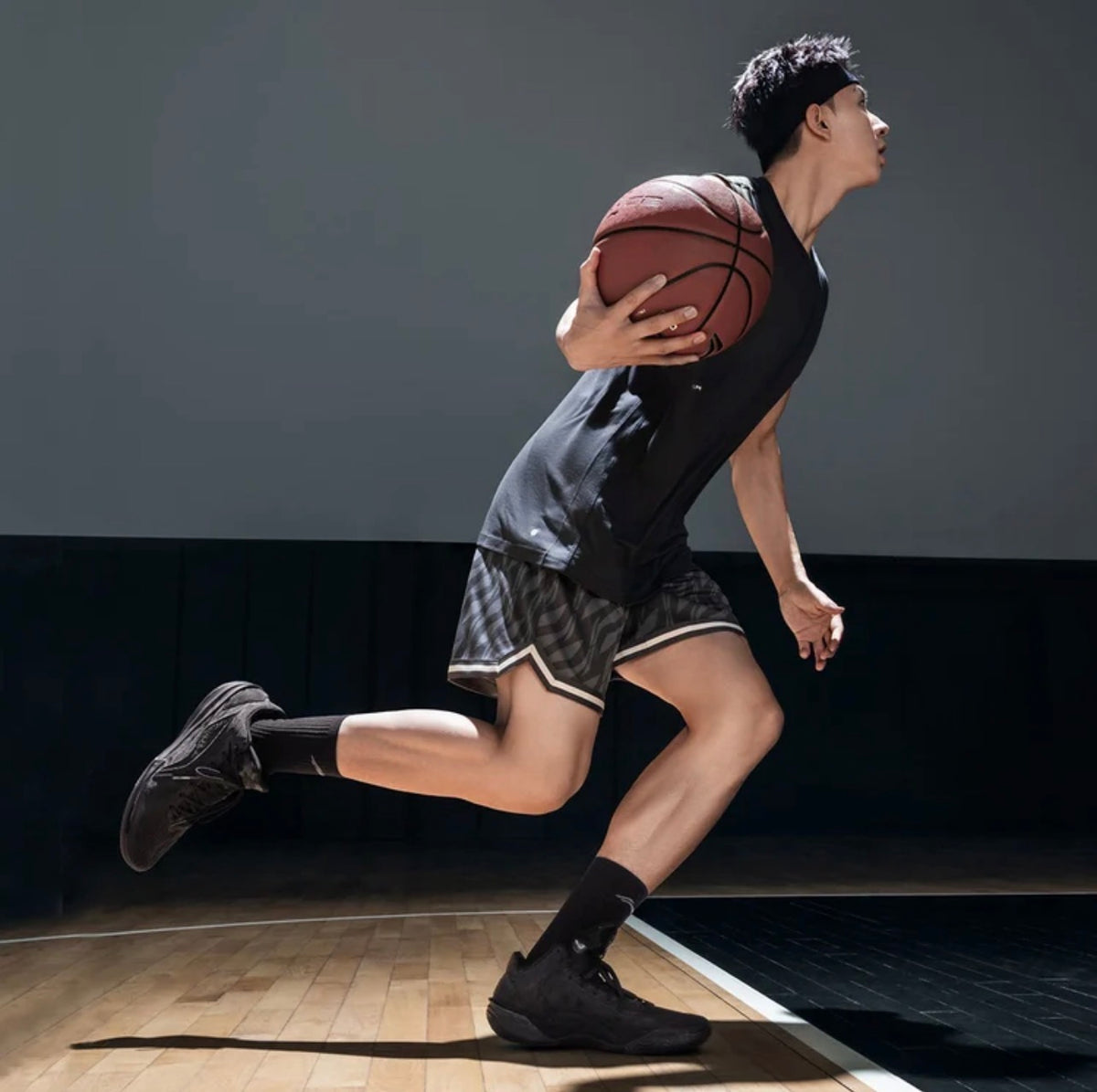 【予約注文】Li-Ning Li Ren 7(Sharp Edge 7) シャープエッジ 7 オールブラック リーニン バスケットボールシューズ